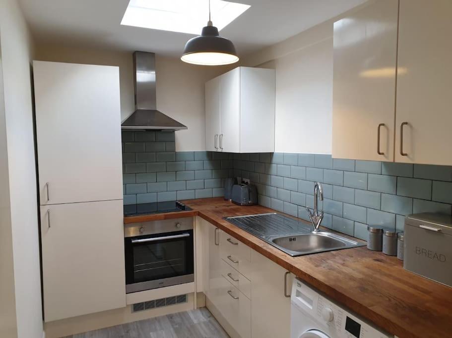 Two Bed Flat Sea View Old Town Hastings Apartment Bagian luar foto